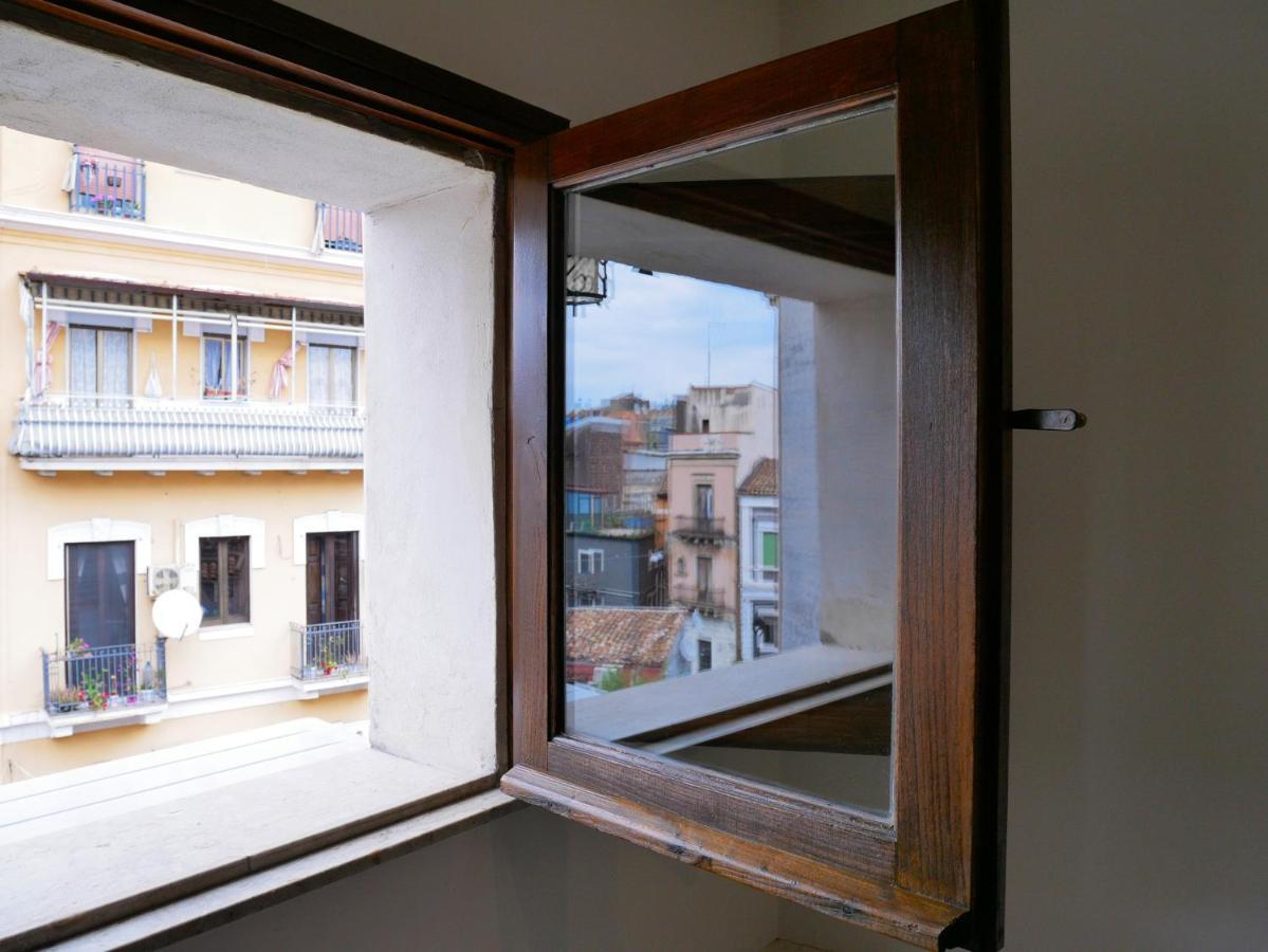 Ninetti Guest House - Apt Centro Storico Catania Bagian luar foto