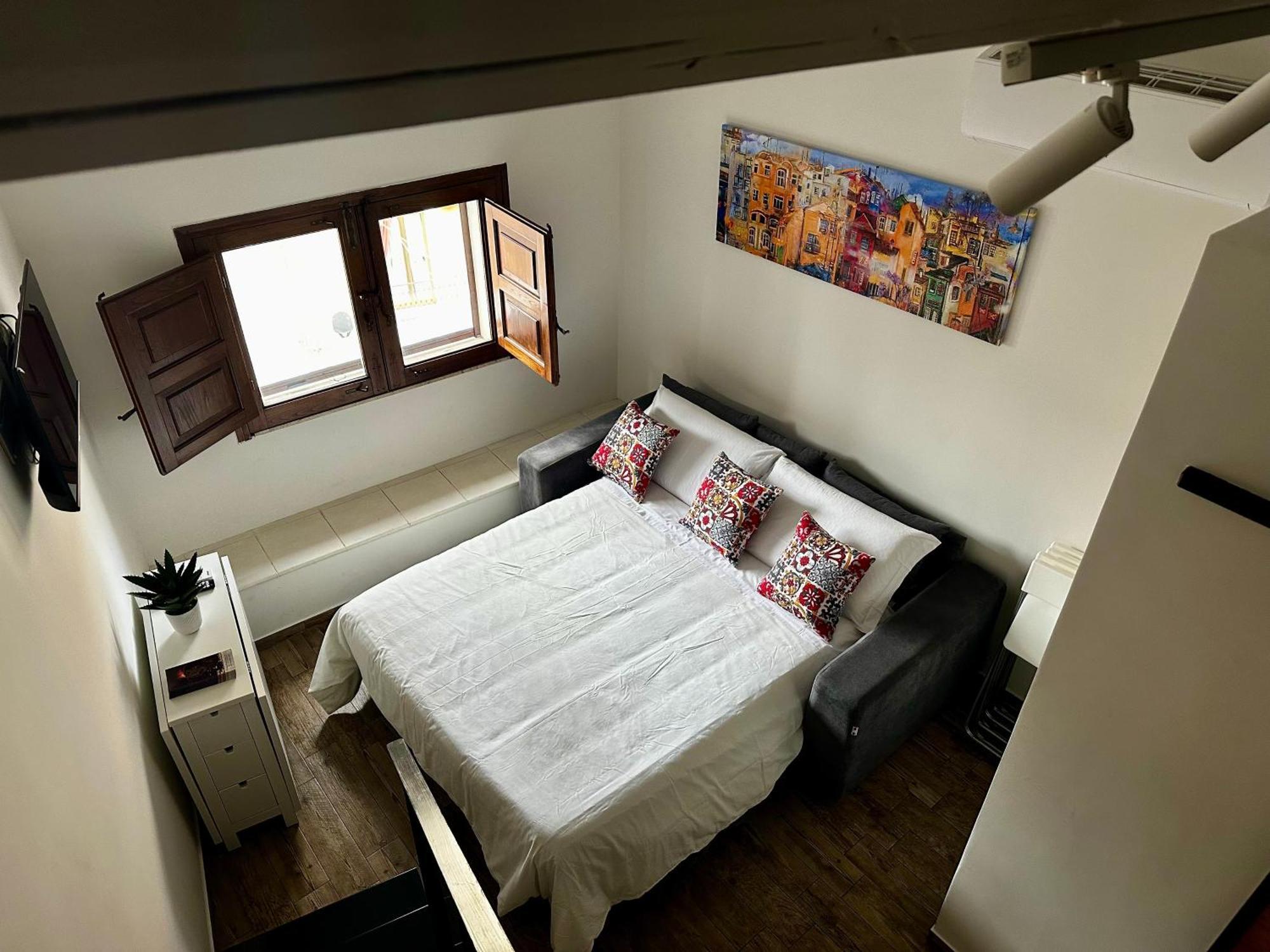 Ninetti Guest House - Apt Centro Storico Catania Bagian luar foto